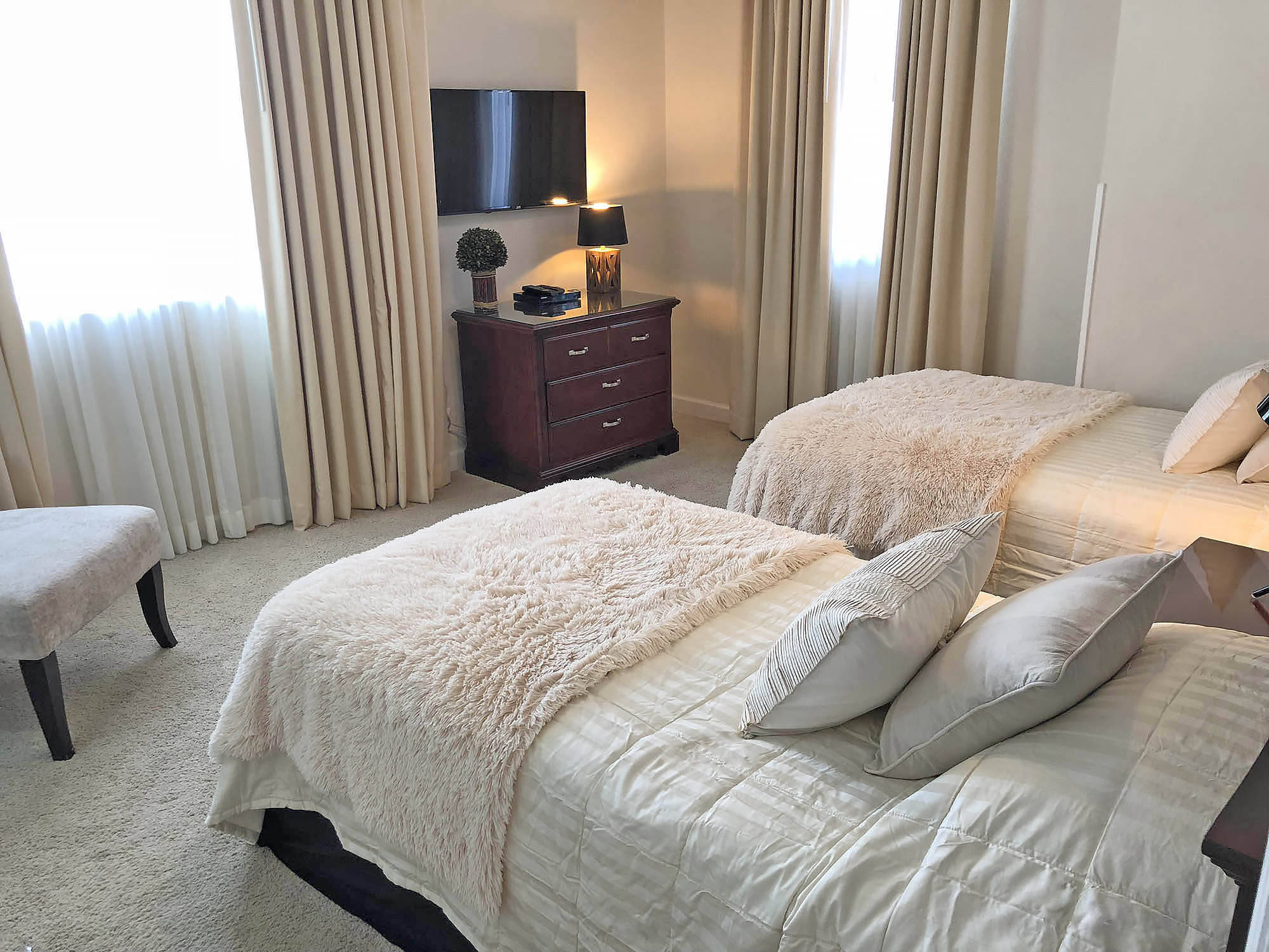 Reunion Resort Orlando luxury villa rental twin bed